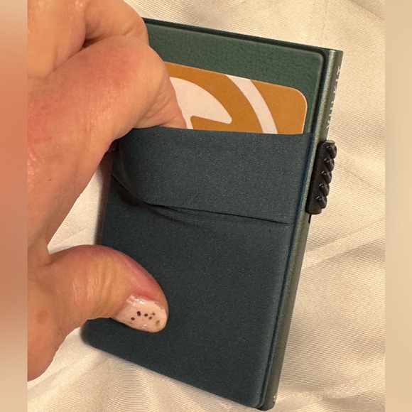 New! Vulkit Aluminum Security Wallet/Card Holder - RFID blocking - great gift! - Picture 7 of 10